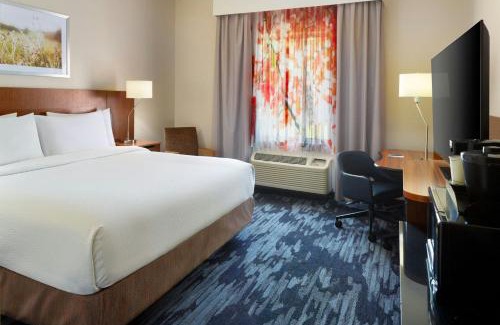 North Charleston Hotel | Family-Friendly Fairfield Inn & Suites in Charleston North