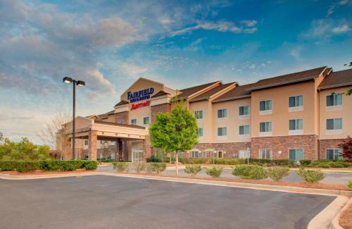 Gunter Afs Hotel | Delightful Fairfield Inn & Suites with Pool and Ocean View