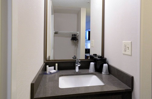 Greensboro Hotel | Pet-Friendly Retreat at Fairfield Inn Greensboro Airport