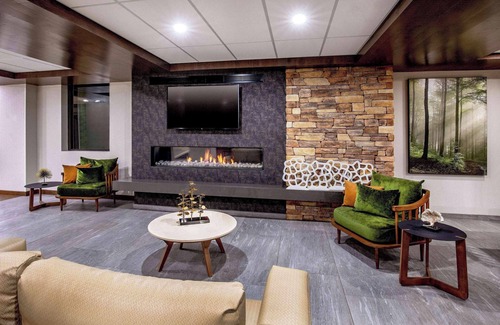 Bangor Hotel | Discover Fairfield Inn By Marriott Bangor with Pool & Dining