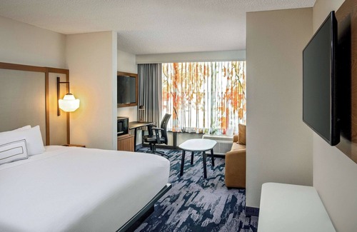 Bangor Hotel | Discover Fairfield Inn By Marriott Bangor with Pool & Dining