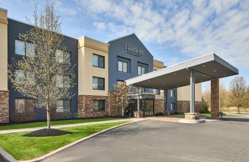 Webster Hotel | Relax at Fairfield Inn by Marriott Rochester East with Pool & Hot Tub