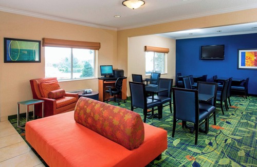 Middletown Hotel | Family-Friendly Fairfield Inn Middletown Monroe with Pool