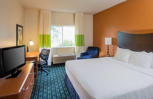 Middletown Hotel | Family-Friendly Fairfield Inn Middletown Monroe with Pool
