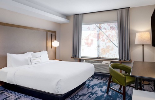 Brooklyn Center Hotel | Top-Rated Fairfield Inn & Suites with Pool and Breakfast