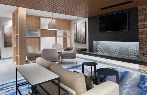 Russell Hotel | Discover Fairfield Inn & Suites: Family-Friendly Stay
