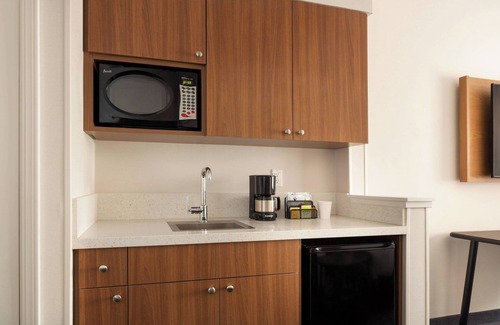 American Canyon Hotel | Relaxing Retreat at Fairfield Inn & Suites Napa American Canyon