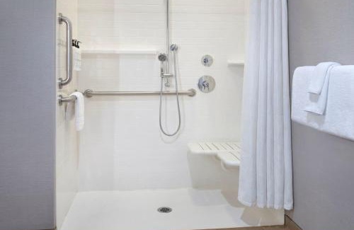 Great Barrington Hotel | Discover Fairfield Inn & Suites in Great Barrington Berkshires