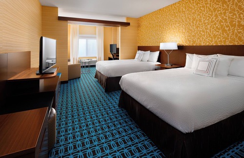 Roosevelt Hotel | Discover Fairfield Inn & Suites near Yosemite Airport