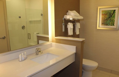 Bowling Green Hotel | Top-Rated Fairfield Inn & Suites with Pool and Breakfast