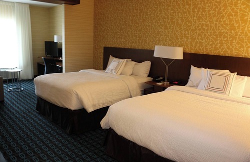 Bowling Green Hotel | Top-Rated Fairfield Inn & Suites with Pool and Breakfast