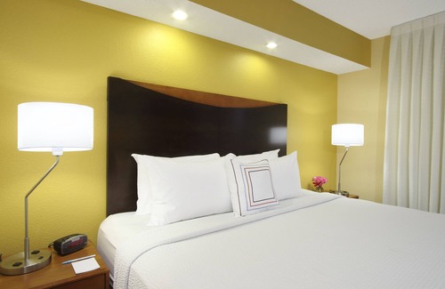 Southwest Colorado Springs Hotel | Discover Fairfield Inn & Suites: Family-Friendly Escape