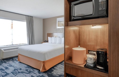 Octa Hotel | Discover Fairfield Inn & Suites Jeffersonville: Rated 9/10!