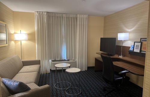Chesterfield Hotel | Comfortable Stay at Fairfield Inn & Suites Detroit Chesterfield