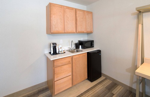 Chesterfield Hotel | Comfortable Stay at Fairfield Inn & Suites Detroit Chesterfield