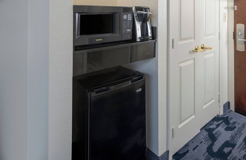 College Park Hotel | Welcoming Fairfield Inn & Suites Near Atlanta Airport