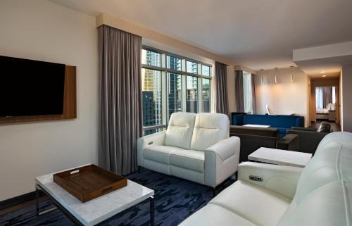 Rainey Street Historic District Hotel | Top-Rated Fairfield Inn & Suites Austin Downtown for Families