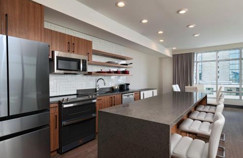 Rainey Street Historic District Hotel | Top-Rated Fairfield Inn & Suites Austin Downtown for Families