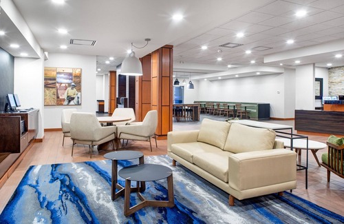 Gateway Hotel | Discover Fairfield Inn & Suites Toronto Mississauga