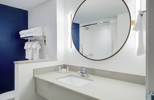 Broomfield Hotel | Discover Fairfield Inn & Suites Boulder with Pool and Spa