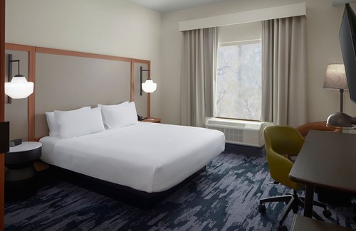 Middletown Hotel | Top-Rated Fairfield Inn & Suites in Middletown with Pool