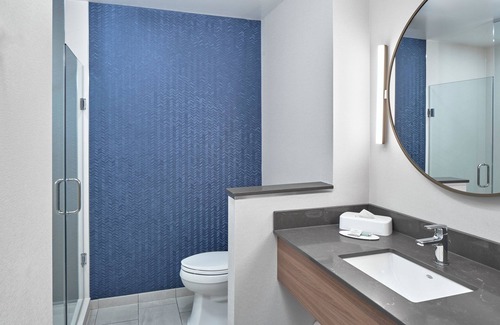 Okanagan-Similkameen Hotel | Exceptional Fairfield Inn & Suites with Ocean View & Pool