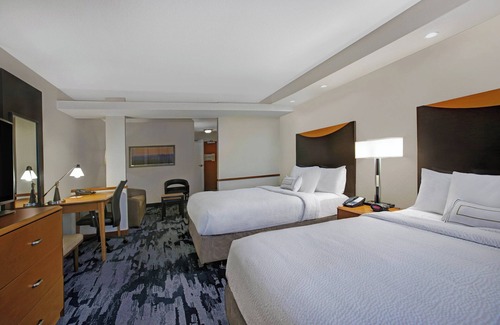 Carlsbad Hotel | Convenient Fairfield Inn & Suites: Pool, Breakfast & More
