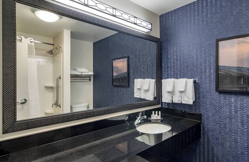 Commerce Hotel | Top-Rated Fairfield Inn & Suites with Pool and Spa Amenities