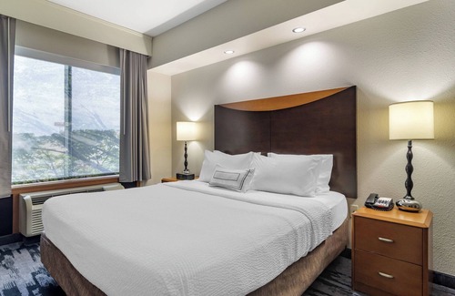 Commerce Hotel | Top-Rated Fairfield Inn & Suites with Pool and Spa Amenities