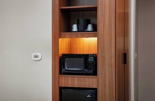 Quentin Hotel | Discover Fairfield Inn & Suites by Marriott Lebanon