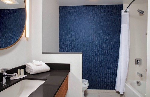 Quentin Hotel | Discover Fairfield Inn & Suites by Marriott Lebanon