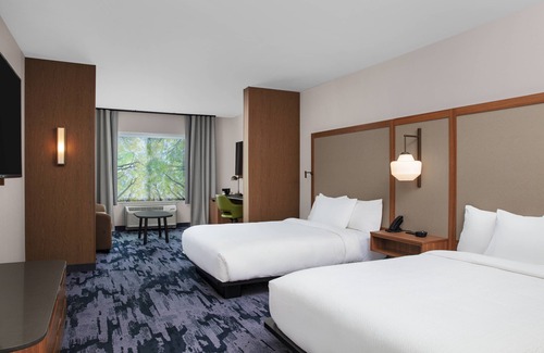 Quentin Hotel | Discover Fairfield Inn & Suites by Marriott Lebanon