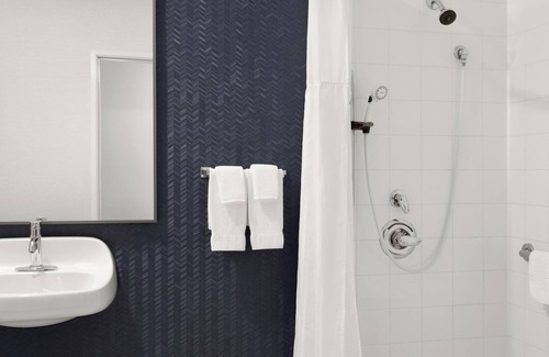 Naperville Hotel | Comfortable Stay at Fairfield Inn & Suites in Naperville