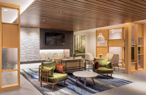 Walpole Hotel | Discover Fairfield Inn & Suites near Boston with Pool Access