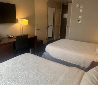Gowanus Hotel | Explore Fairfield Inn & Suites New York Brooklyn's Unique Amenities