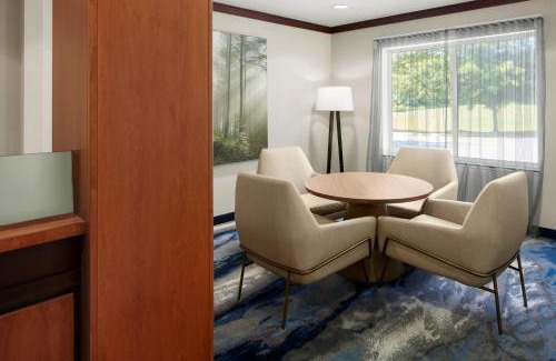 Carlisle Hotel | Pet-Friendly Fairfield Inn & Suites Carlisle with Pool Access