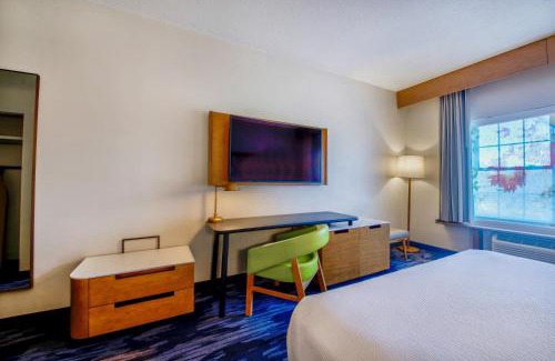 Cortland West Hotel | Relaxing Getaway at Fairfield Inn & Suites Cortland