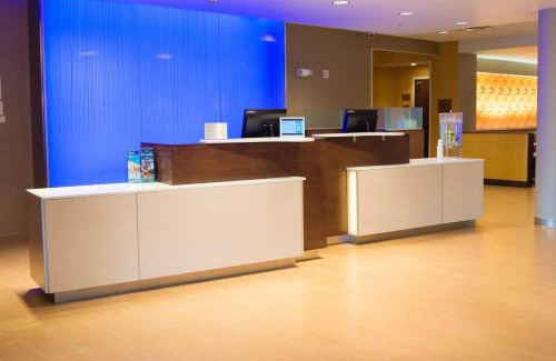 Dickson Hotel | Discover Fairfield Inn & Suites with Pool and Family Amenities