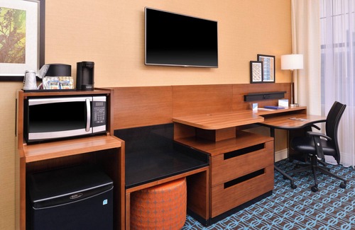 Downtown Albany Hotel | Discover Fairfield Inn & Suites by Marriott Albany Downtown