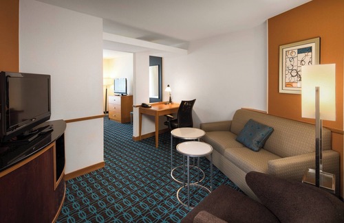Conway Hotel | Top-Rated Fairfield Inn & Suites with Pool & Dining Options