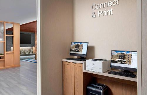 Hampden South Hotel | Modern Fairfield Inn & Suites with Pool Near Denver Tech Center