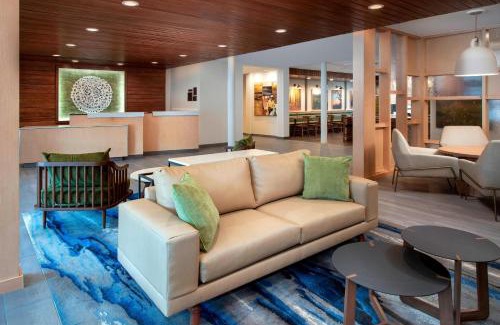Hampden South Hotel | Modern Fairfield Inn & Suites with Pool Near Denver Tech Center