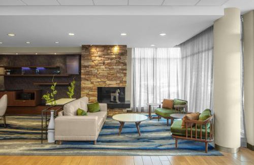 Geneva Hotel | Exceptional Fairfield Inn & Suites: Pool, Breakfast & More