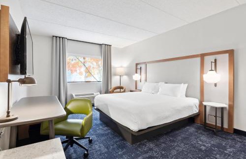 Hickory Hotel | Relax at Fairfield Inn & Suites by Marriott Hickory