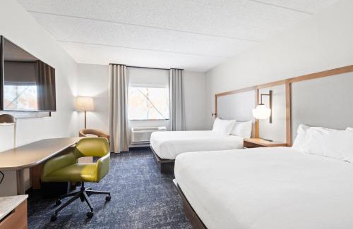 Hickory Hotel | Relax at Fairfield Inn & Suites by Marriott Hickory