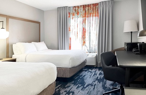 Rogers Hotel | Enjoy Family-Friendly Amenities at Fairfield Inn & Suites