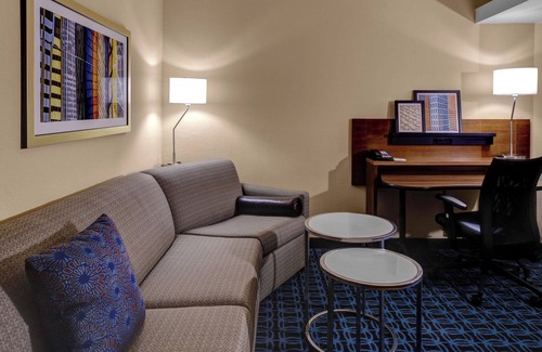 Suwanee Hotel | Discover Fairfield Inn & Suites Atlanta Suwanee with Pool