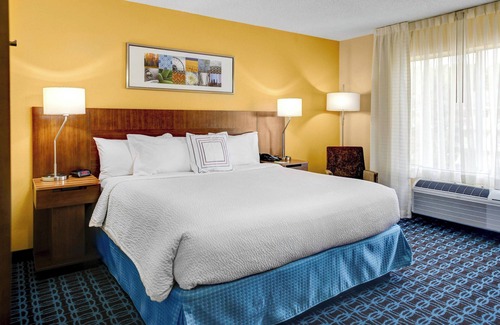 Suwanee Hotel | Discover Fairfield Inn & Suites Atlanta Suwanee with Pool
