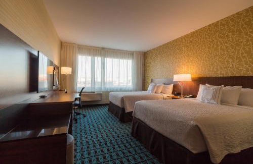 Regina Hotel | Discover Comfort at Fairfield Inn & Suites Regina with Pool
