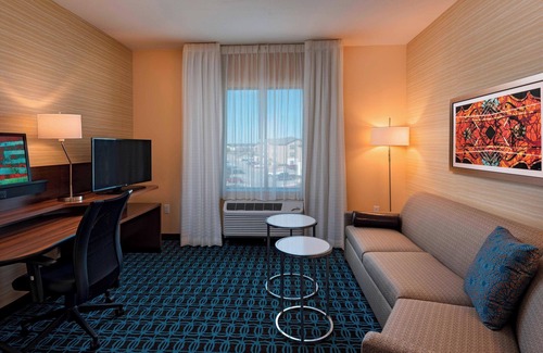 Buda Hotel | Discover Fairfield Inn & Suites: Family-Friendly Comfort